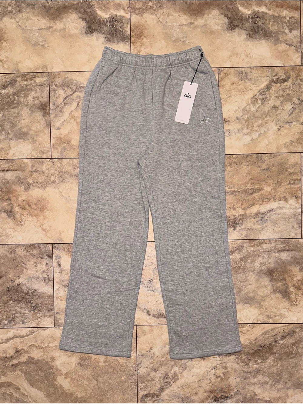 Alo Yoga Accolade Straight Leg Sweatpants Athletic Heather Grey Size Medium
